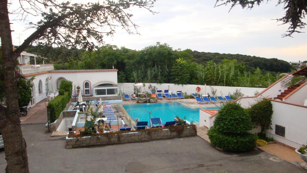 Ischia Uno Residence Forio  Bagian luar foto