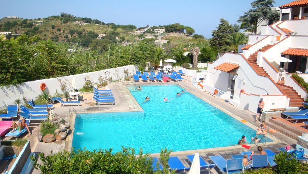Ischia Uno Residence Forio  Bagian luar foto