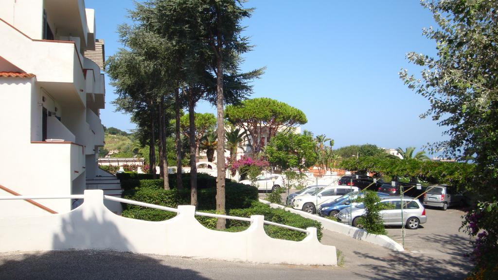 Ischia Uno Residence Forio  Bagian luar foto
