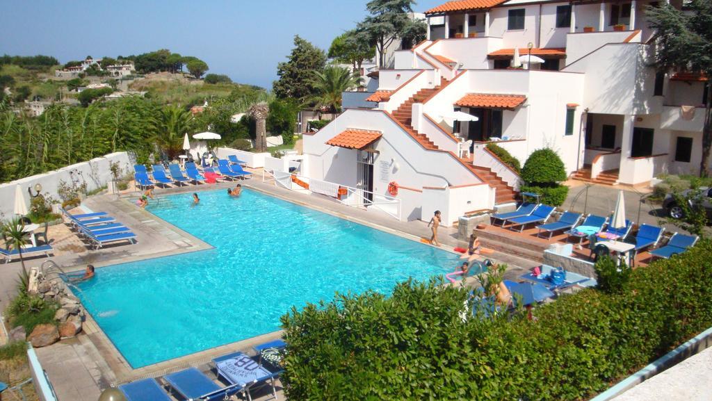 Ischia Uno Residence Forio  Bagian luar foto